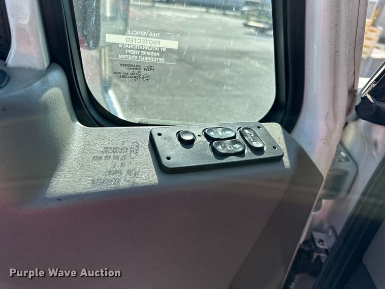 image for item EJ6894 2014 International  ProStar Plus 122 semi truck