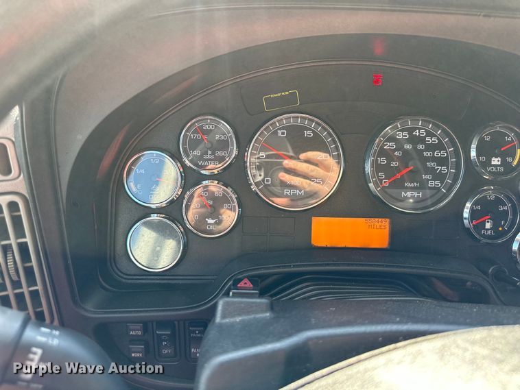 image for item EJ6894 2014 International  ProStar Plus 122 semi truck