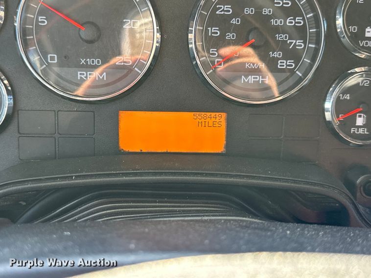 image for item EJ6894 2014 International  ProStar Plus 122 semi truck