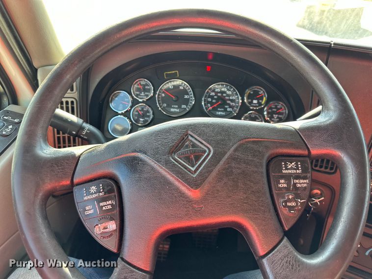 image for item EJ6894 2014 International  ProStar Plus 122 semi truck