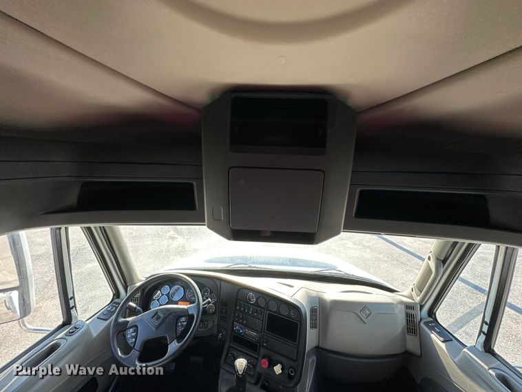 image for item EJ6894 2014 International  ProStar Plus 122 semi truck