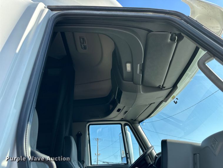 image for item EJ6894 2014 International  ProStar Plus 122 semi truck