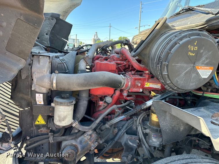 image for item EJ6894 2014 International  ProStar Plus 122 semi truck