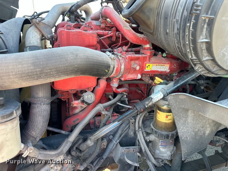 image for item EJ6894 2014 International  ProStar Plus 122 semi truck