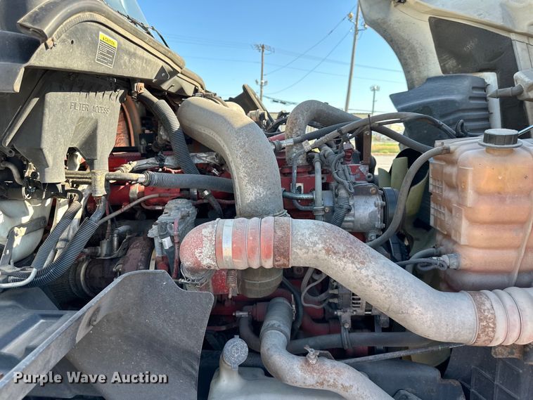 image for item EJ6894 2014 International  ProStar Plus 122 semi truck