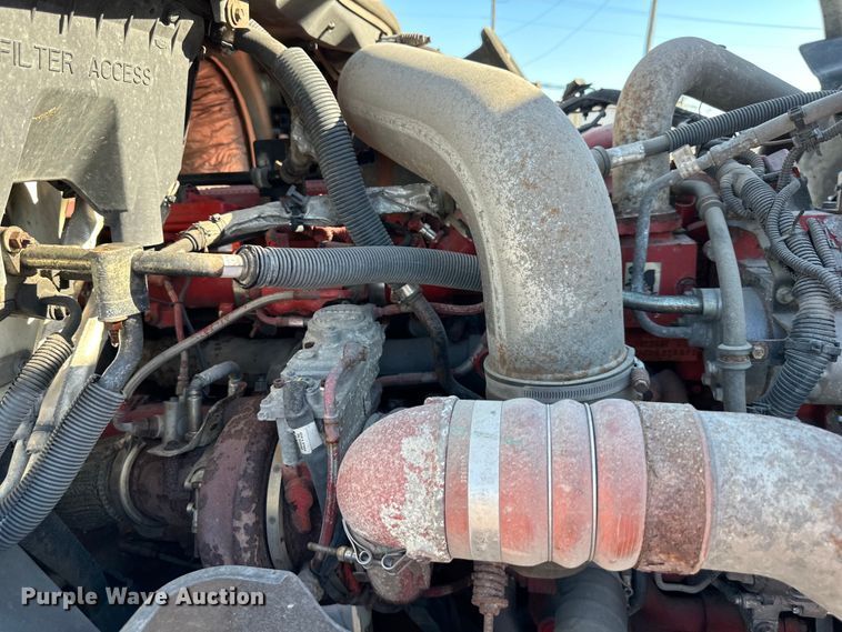 image for item EJ6894 2014 International  ProStar Plus 122 semi truck