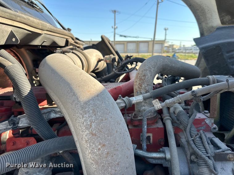 image for item EJ6894 2014 International  ProStar Plus 122 semi truck