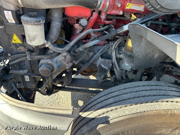 image for item EJ6894 2014 International  ProStar Plus 122 semi truck