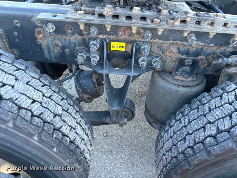 image for item EJ6894 2014 International  ProStar Plus 122 semi truck