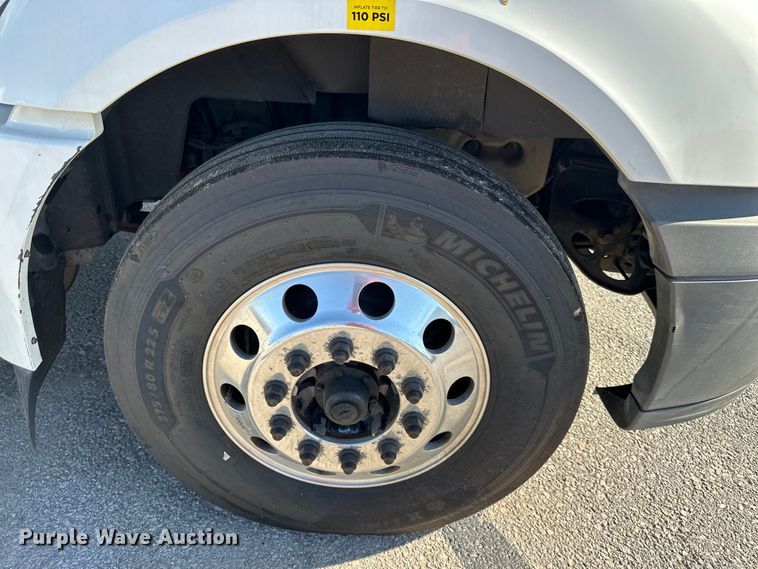 image for item EJ6894 2014 International  ProStar Plus 122 semi truck