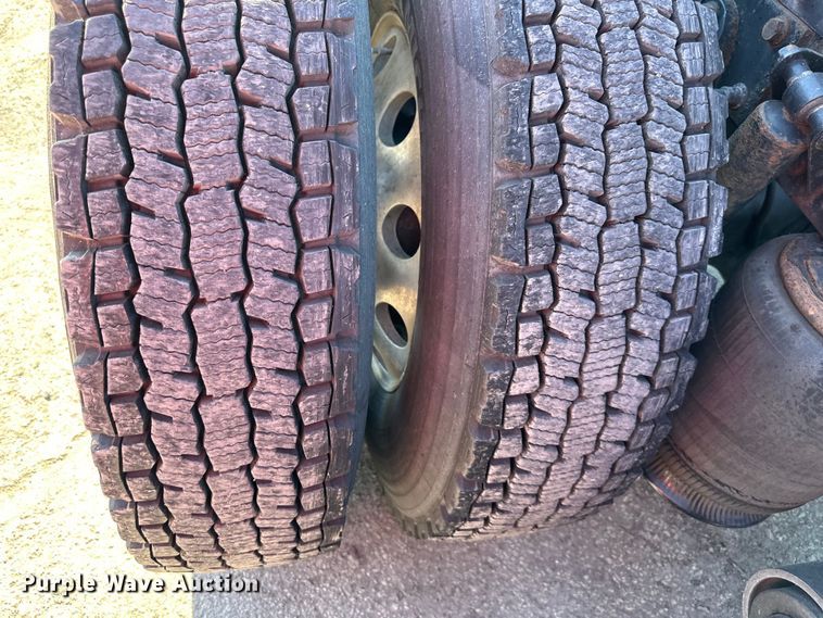 image for item EJ6894 2014 International  ProStar Plus 122 semi truck