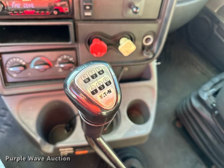 image for item EJ6895 2014 International ProStar Plus 122 semi truck