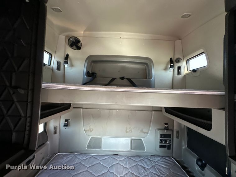 image for item EJ6895 2014 International ProStar Plus 122 semi truck