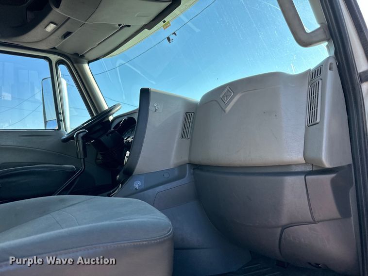 image for item EJ6895 2014 International ProStar Plus 122 semi truck