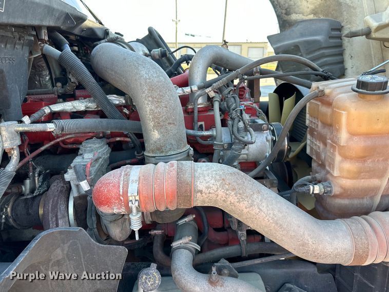 image for item EJ6895 2014 International ProStar Plus 122 semi truck