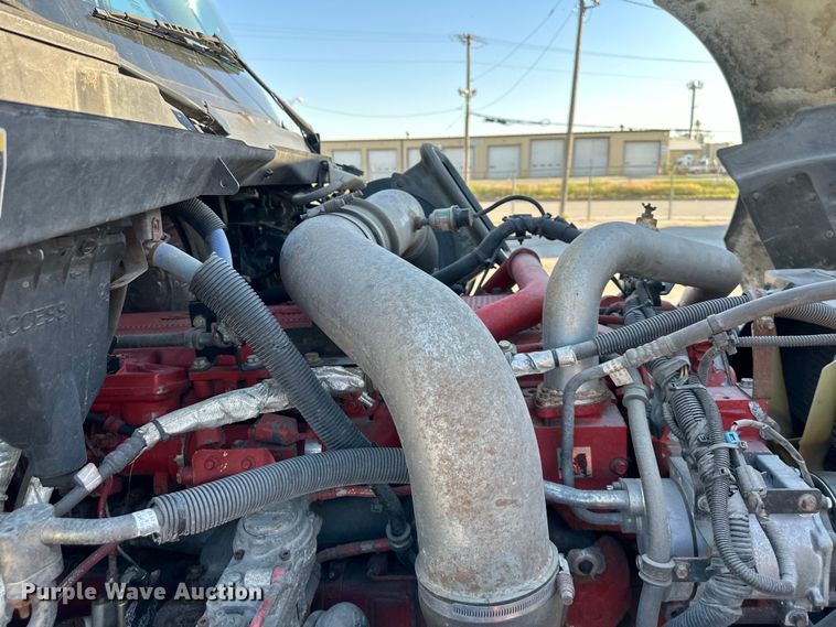 image for item EJ6895 2014 International ProStar Plus 122 semi truck