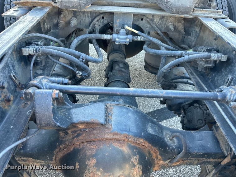 image for item EJ6895 2014 International ProStar Plus 122 semi truck