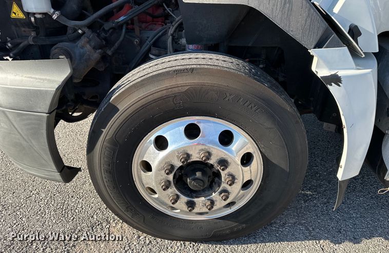 image for item EJ6895 2014 International ProStar Plus 122 semi truck