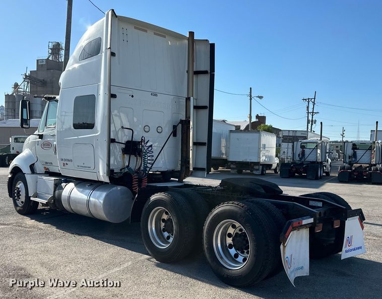 image for item EJ6896 2014 International  ProStar Plus 122 semi truck