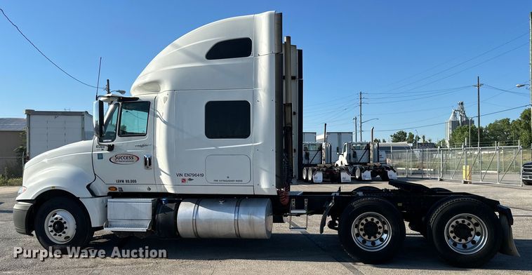 image for item EJ6896 2014 International  ProStar Plus 122 semi truck