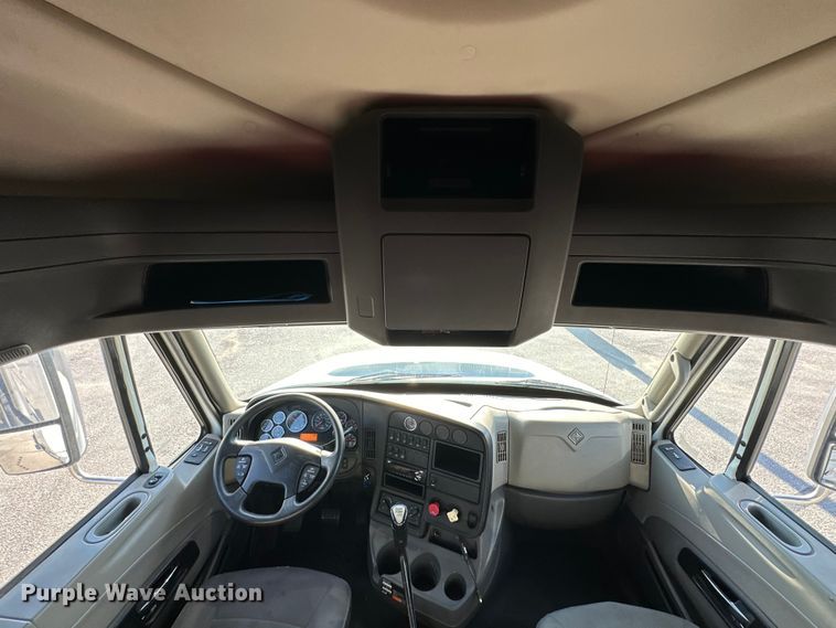 image for item EJ6896 2014 International  ProStar Plus 122 semi truck