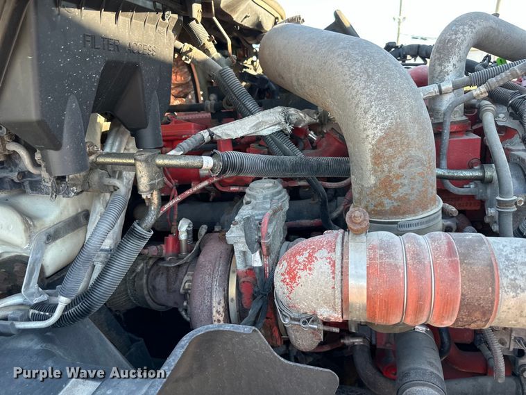 image for item EJ6896 2014 International  ProStar Plus 122 semi truck