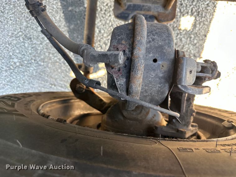 image for item EJ6896 2014 International  ProStar Plus 122 semi truck