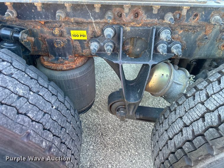 image for item EJ6896 2014 International  ProStar Plus 122 semi truck