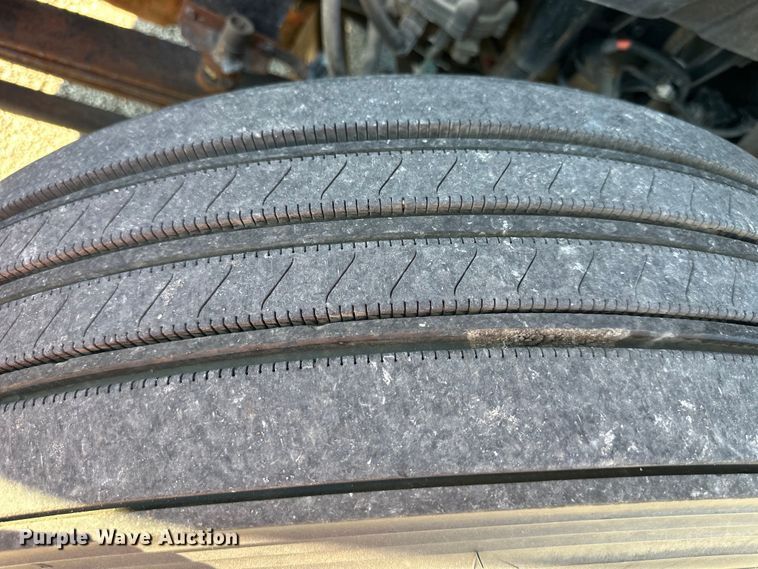 image for item EJ6896 2014 International  ProStar Plus 122 semi truck