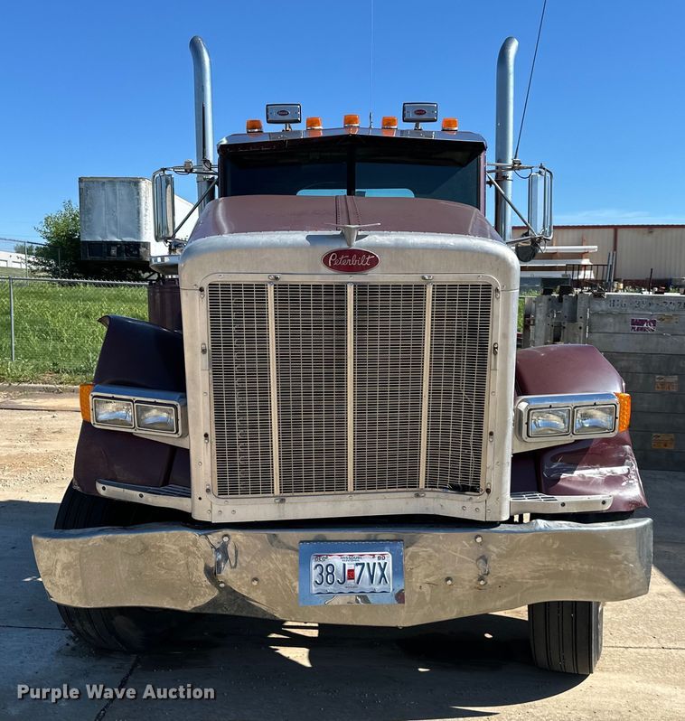 image for item EJ6898 1988 Peterbilt  379 semi truck