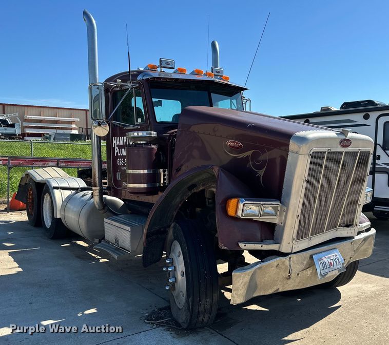 image for item EJ6898 1988 Peterbilt  379 semi truck