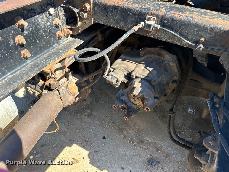 image for item EJ6898 1988 Peterbilt  379 semi truck