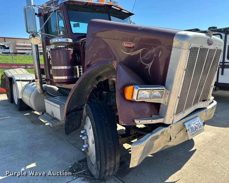 image for item EJ6898 1988 Peterbilt  379 semi truck