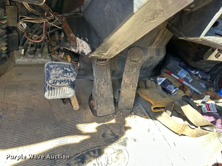 image for item EJ6898 1988 Peterbilt  379 semi truck