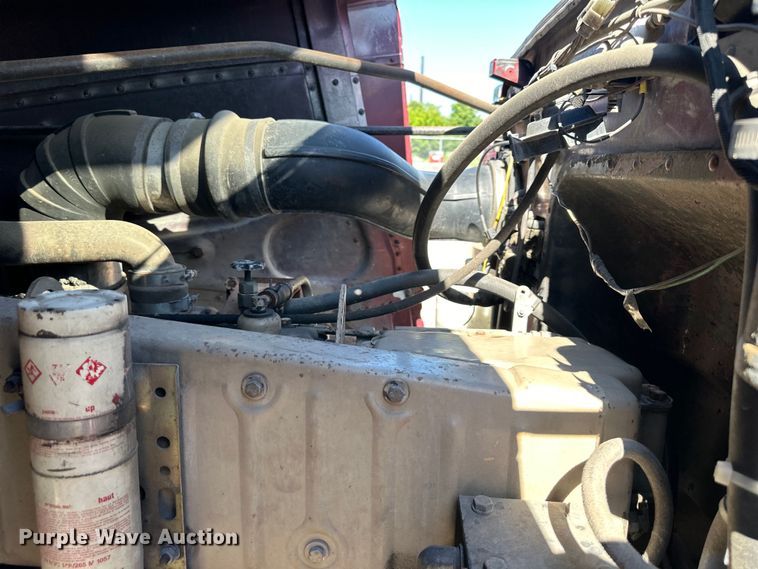 image for item EJ6898 1988 Peterbilt  379 semi truck