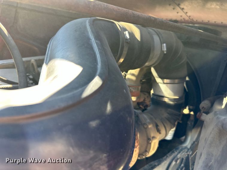 image for item EJ6898 1988 Peterbilt  379 semi truck