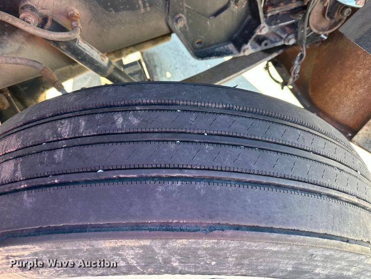 image for item EJ6898 1988 Peterbilt  379 semi truck