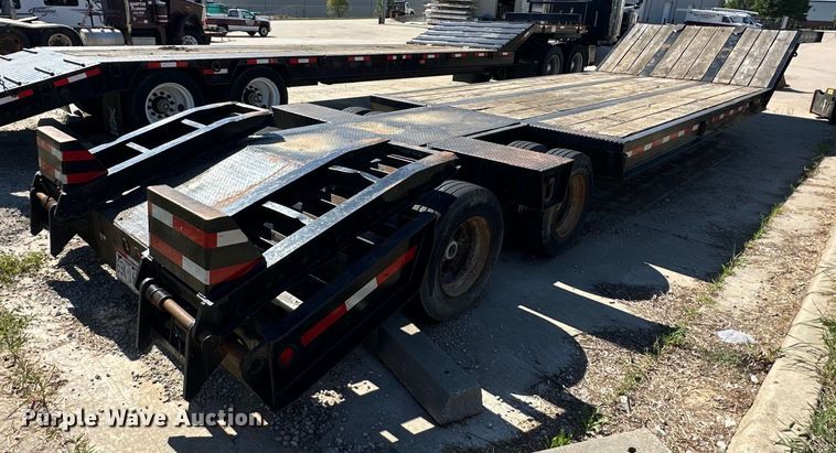 image for item EJ6899 1990 Eager Beaver  lowboy equipment trailer