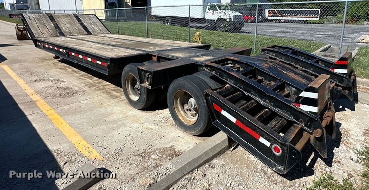 image for item EJ6899 1990 Eager Beaver  lowboy equipment trailer