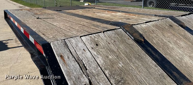 image for item EJ6899 1990 Eager Beaver  lowboy equipment trailer