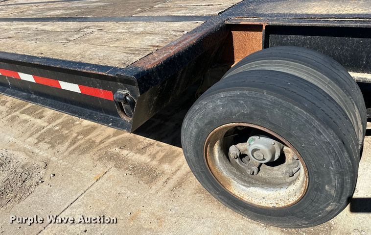 image for item EJ6899 1990 Eager Beaver  lowboy equipment trailer