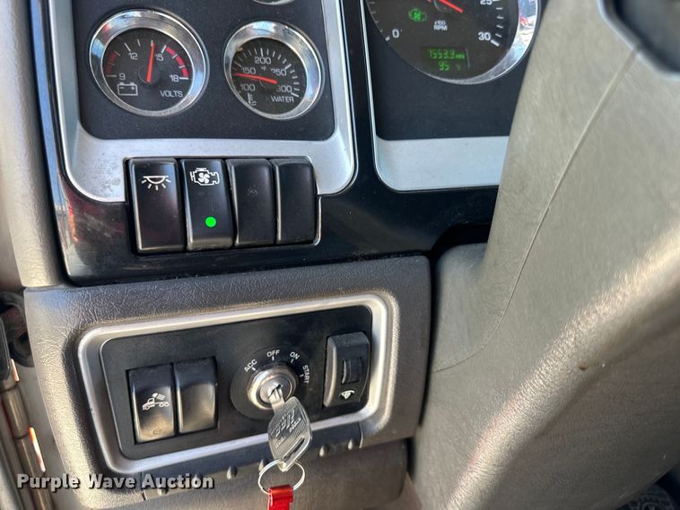 image for item EJ6905 2016 Kenworth T400 semi truck