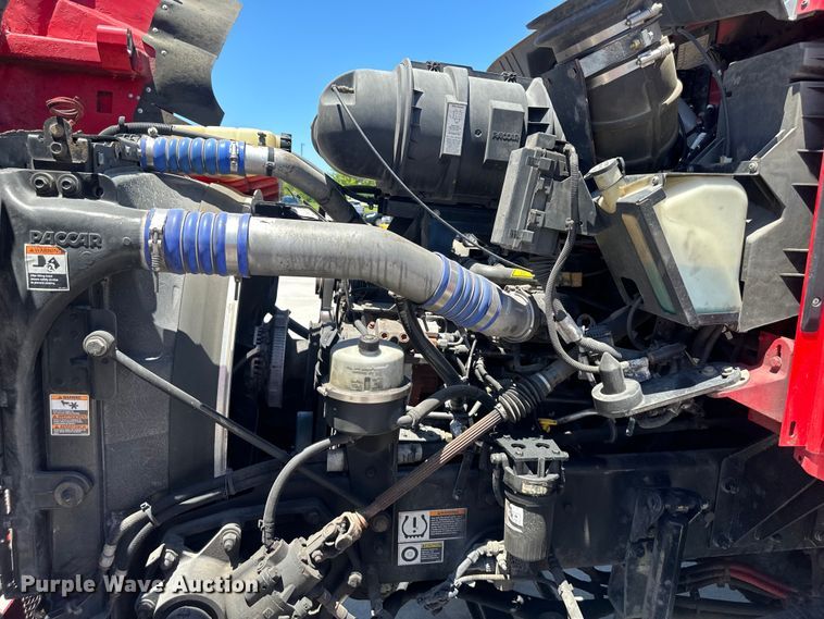 image for item EJ6905 2016 Kenworth T400 semi truck