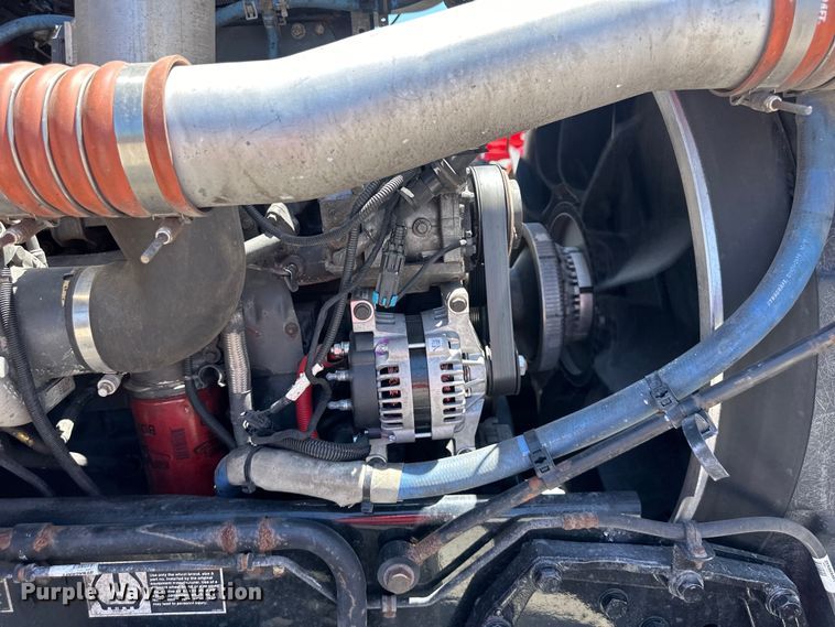 image for item EJ6905 2016 Kenworth T400 semi truck