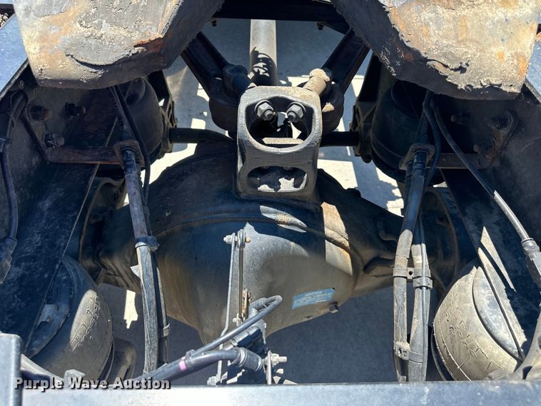 image for item EJ6905 2016 Kenworth T400 semi truck