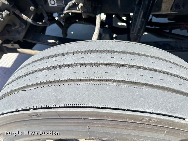 image for item EJ6905 2016 Kenworth T400 semi truck