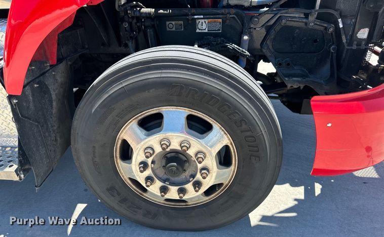 image for item EJ6905 2016 Kenworth T400 semi truck