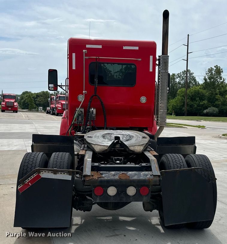 image for item EJ6988 2016 Kenworth  T400 semi truck