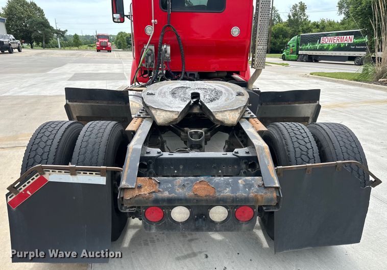 image for item EJ6988 2016 Kenworth  T400 semi truck