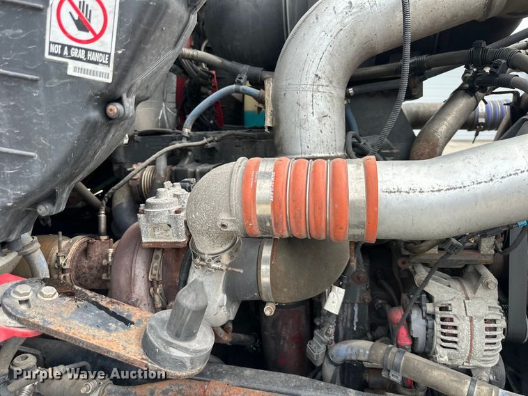 image for item EJ6988 2016 Kenworth  T400 semi truck